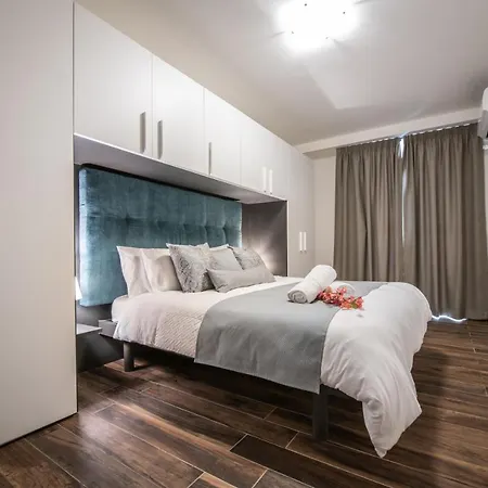 Electra - Luxury Beachview