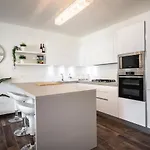 Electra - Luxury Beachview Marsalforn