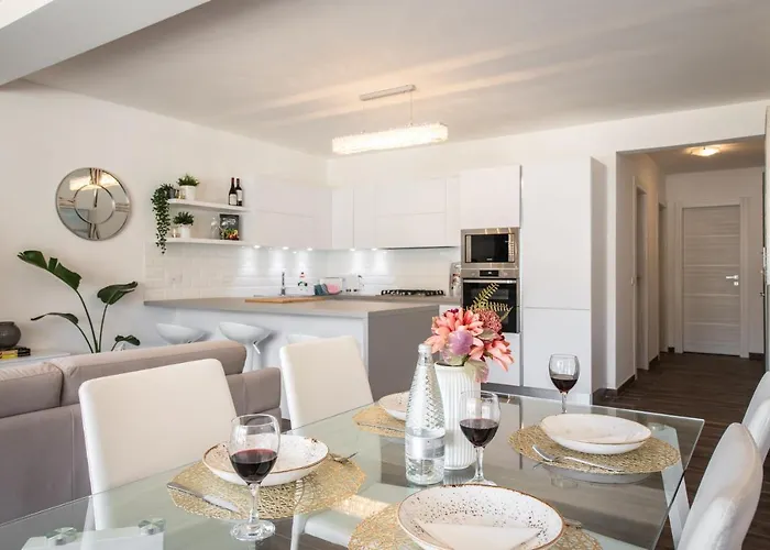 Electra - Luxury Beachview Apartament *